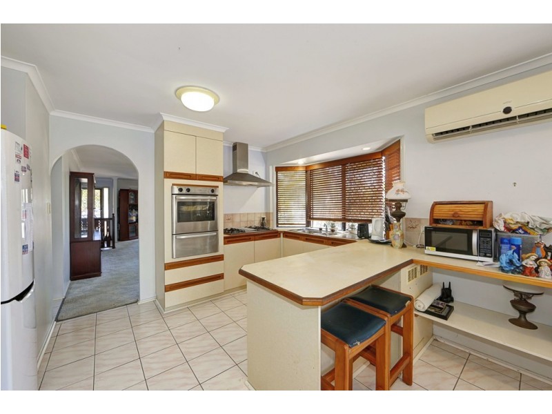 140 Garden Drive, Urangan QLD 4655