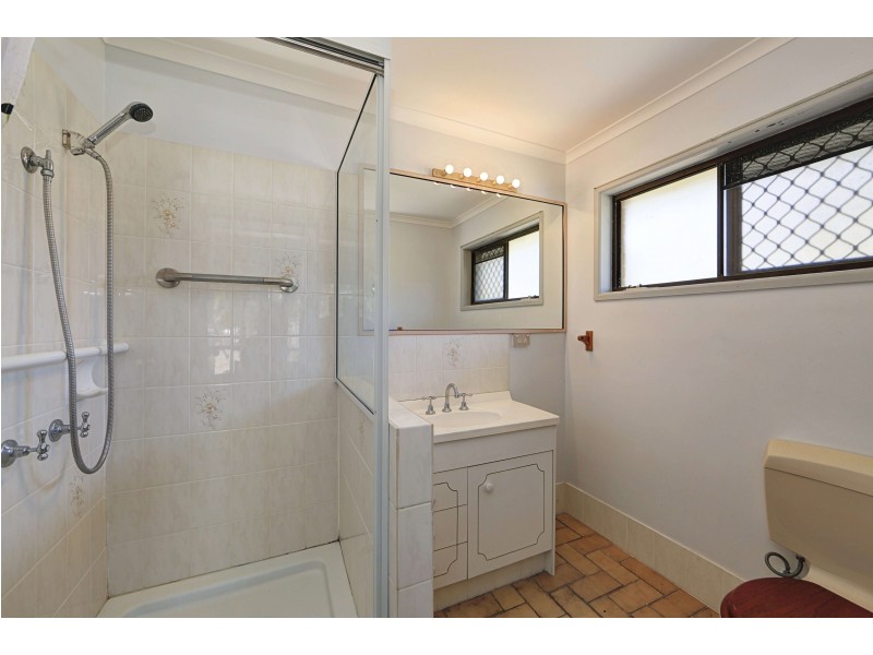 140 Garden Drive, Urangan QLD 4655