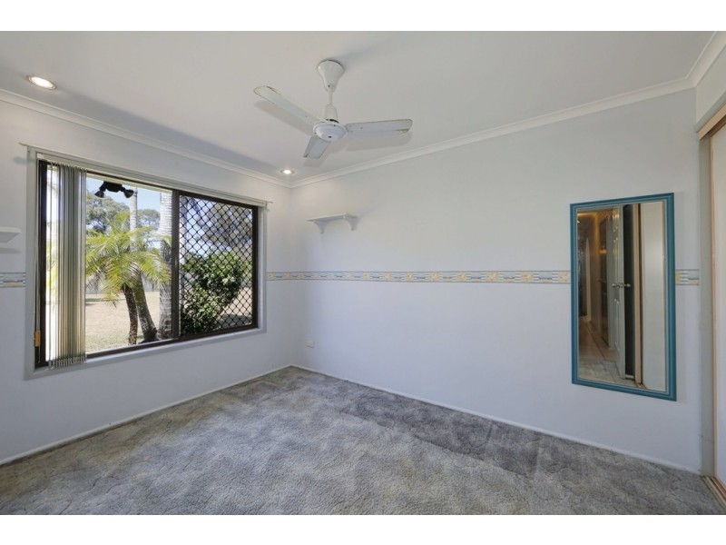 140 Garden Drive, Urangan QLD 4655