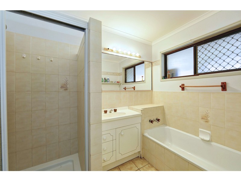 140 Garden Drive, Urangan QLD 4655