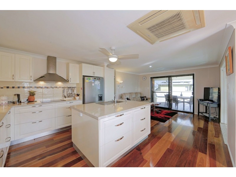 4 Jovi Court, Scarness QLD 4655