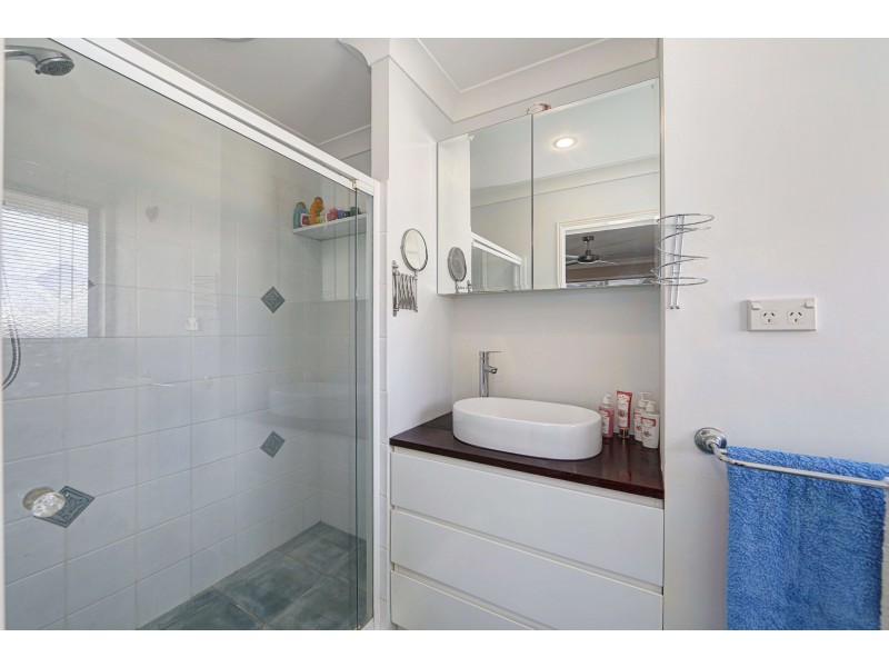 4 Jovi Court, Scarness QLD 4655