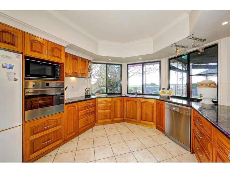 27 Woongoolbver Court, River Heads QLD 4655