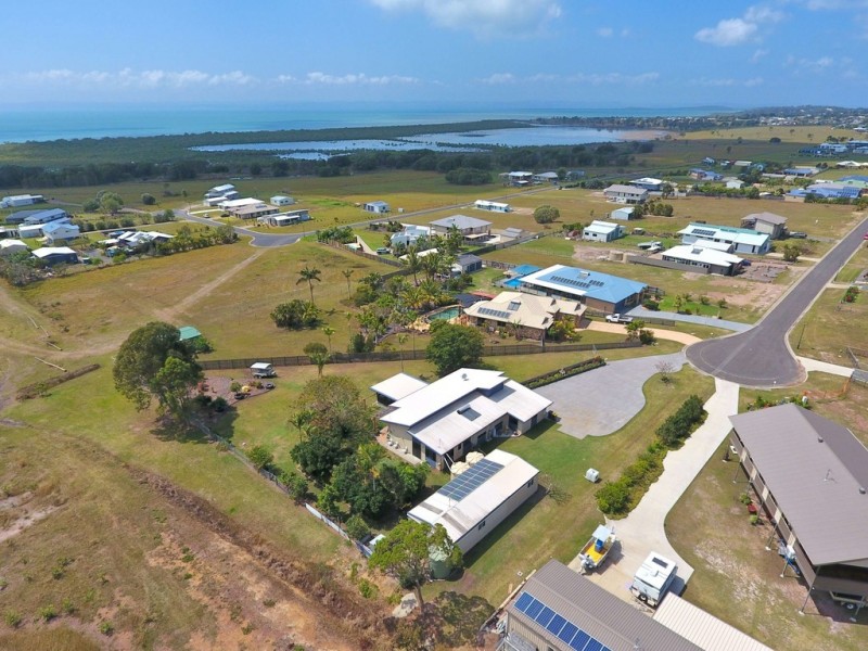 27 Woongoolbver Court, River Heads QLD 4655