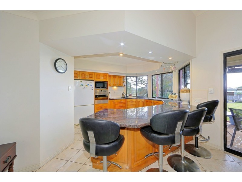27 Woongoolbver Court, River Heads QLD 4655