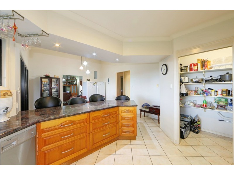 27 Woongoolbver Court, River Heads QLD 4655