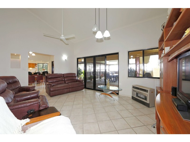 27 Woongoolbver Court, River Heads QLD 4655