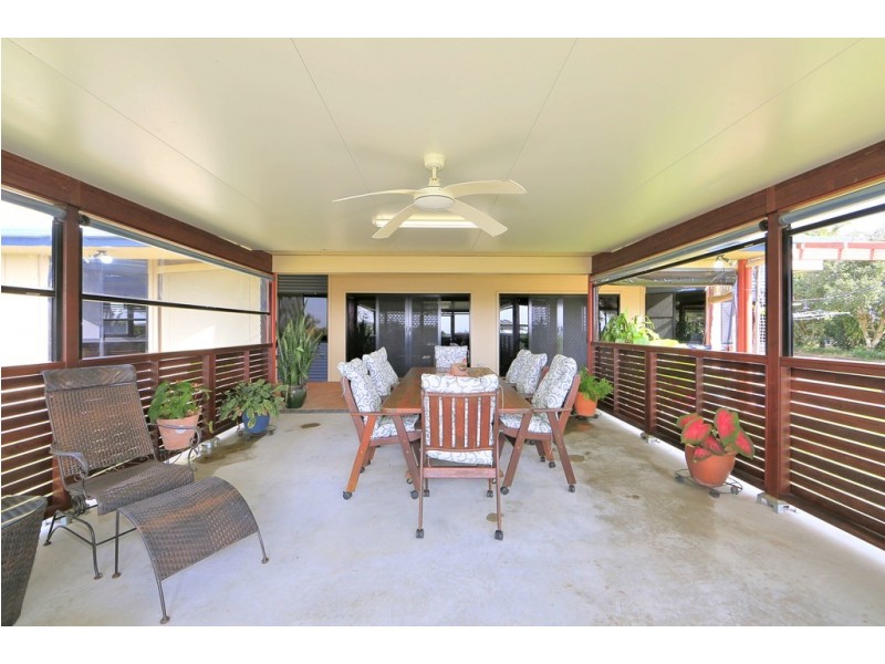 27 Woongoolbver Court, River Heads QLD 4655