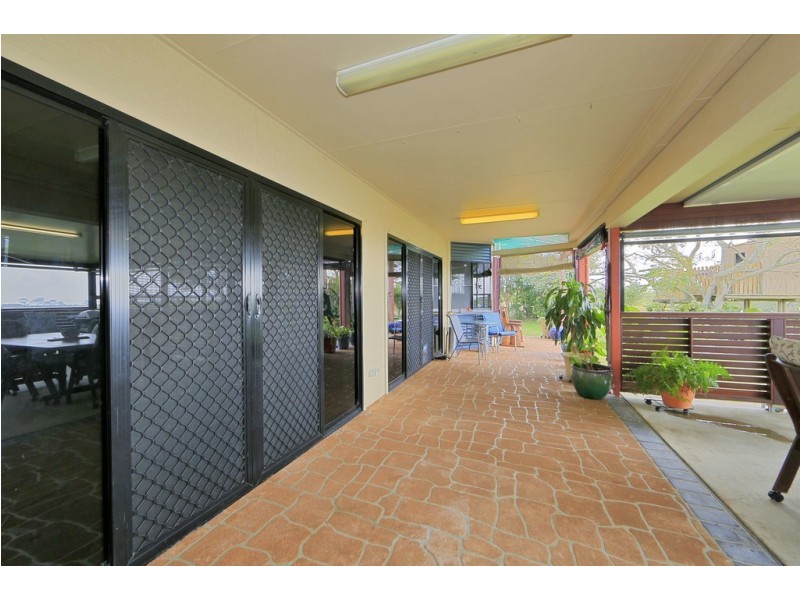 27 Woongoolbver Court, River Heads QLD 4655