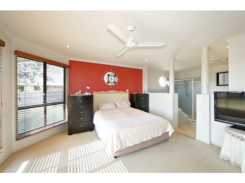 27 Woongoolbver Court, River Heads QLD 4655
