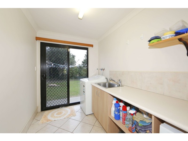 27 Woongoolbver Court, River Heads QLD 4655