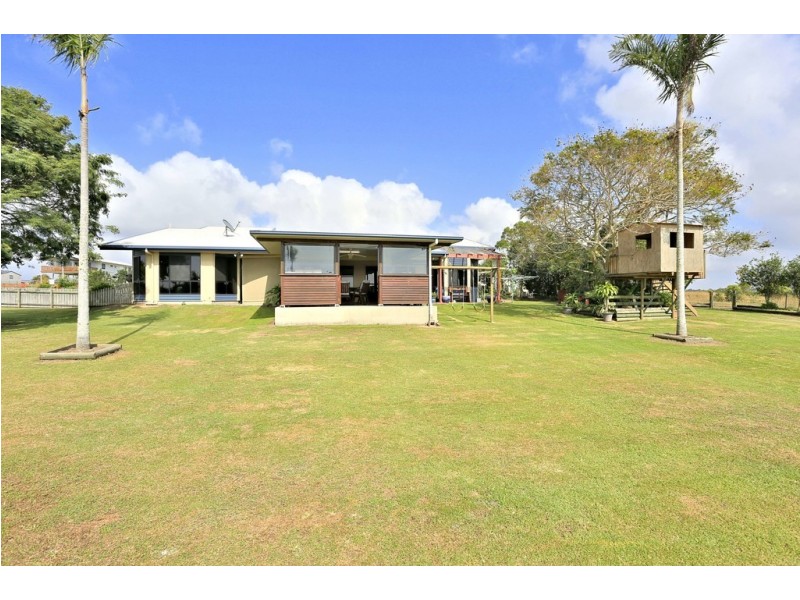 27 Woongoolbver Court, River Heads QLD 4655