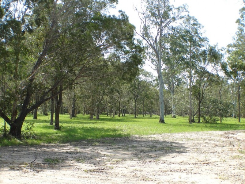 33 Walkers Road, Urangan QLD 4655