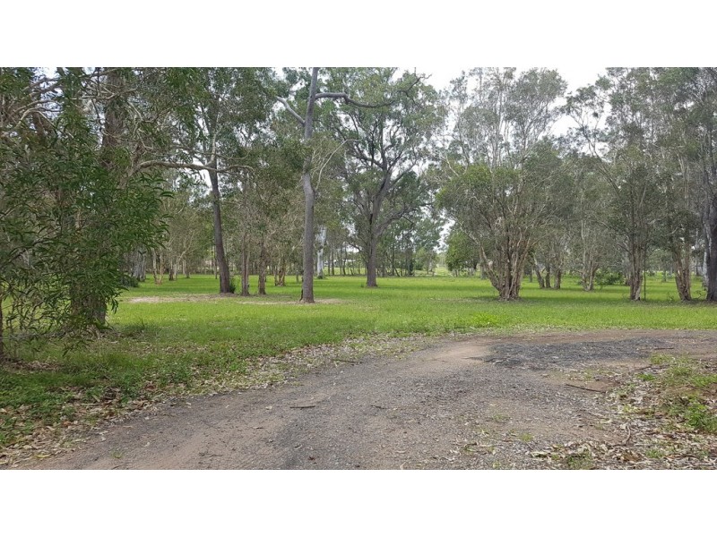 33 Walkers Road, Urangan QLD 4655