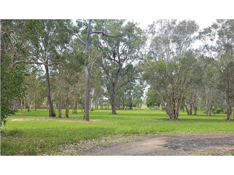 33 Walkers Road, Urangan QLD 4655