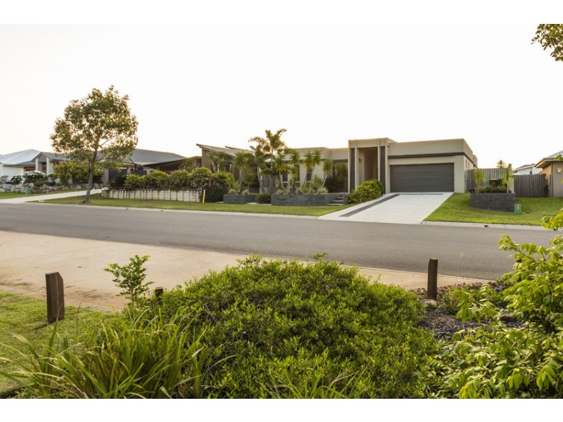 96 Bay Park Road, Wondunna QLD 4655