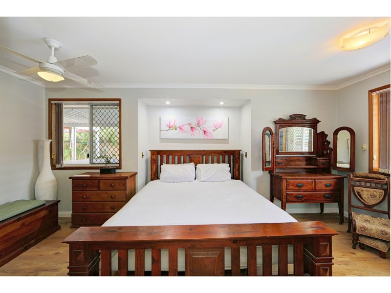 35 Aimee Drive, Urangan QLD 4655