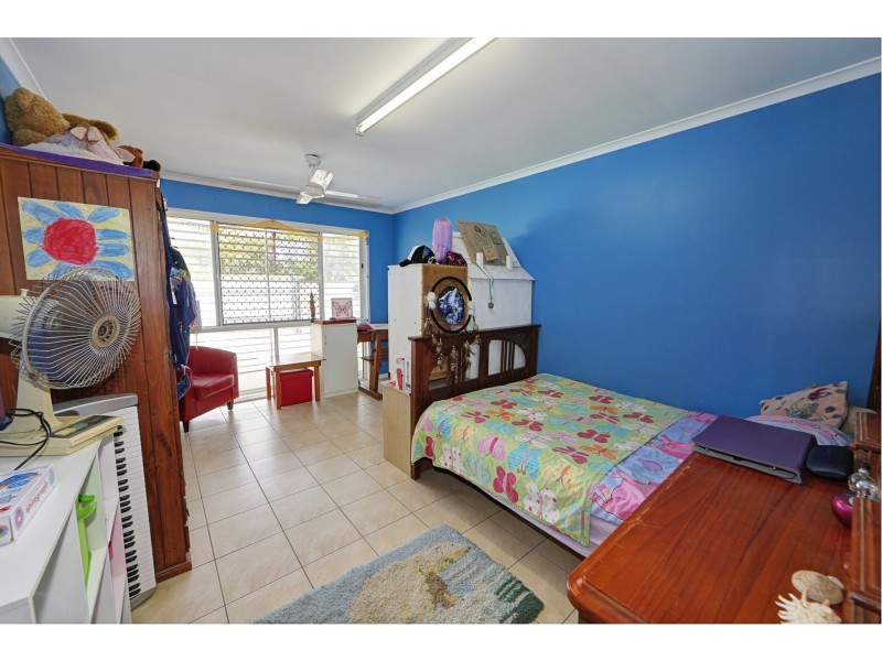 35 Aimee Drive, Urangan QLD 4655