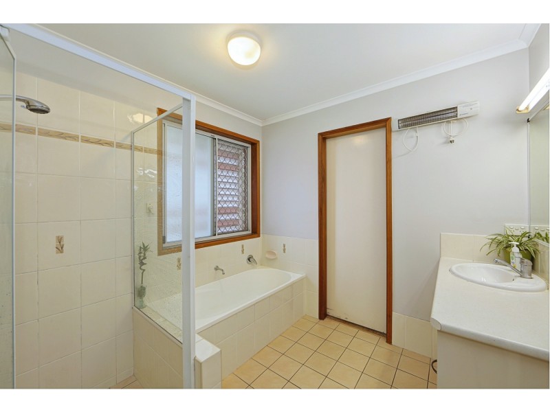 35 Aimee Drive, Urangan QLD 4655