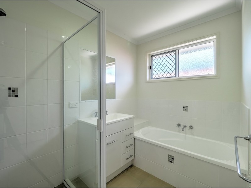 64 Moonstone Drive, Urangan QLD 4655