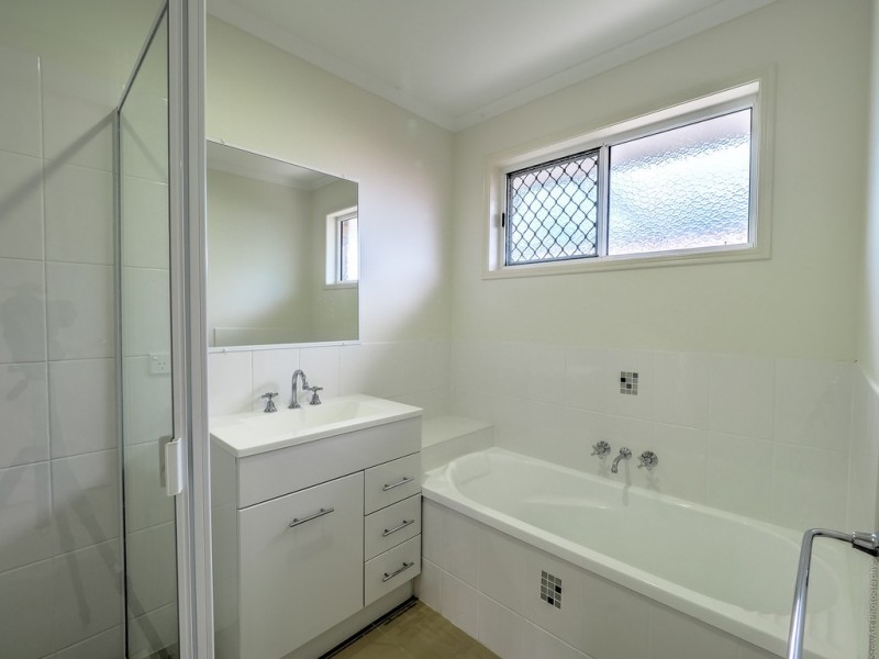 64 Moonstone Drive, Urangan QLD 4655