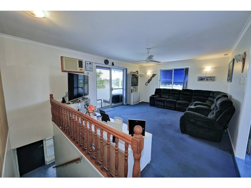 2 Saunders Street, Point Vernon QLD 4655