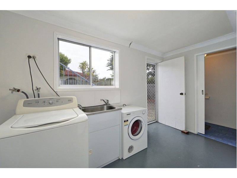 2 Saunders Street, Point Vernon QLD 4655