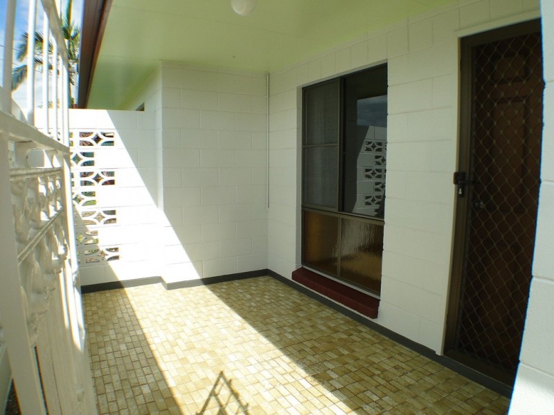 21 Cooloola Crescent, Urangan QLD 4655