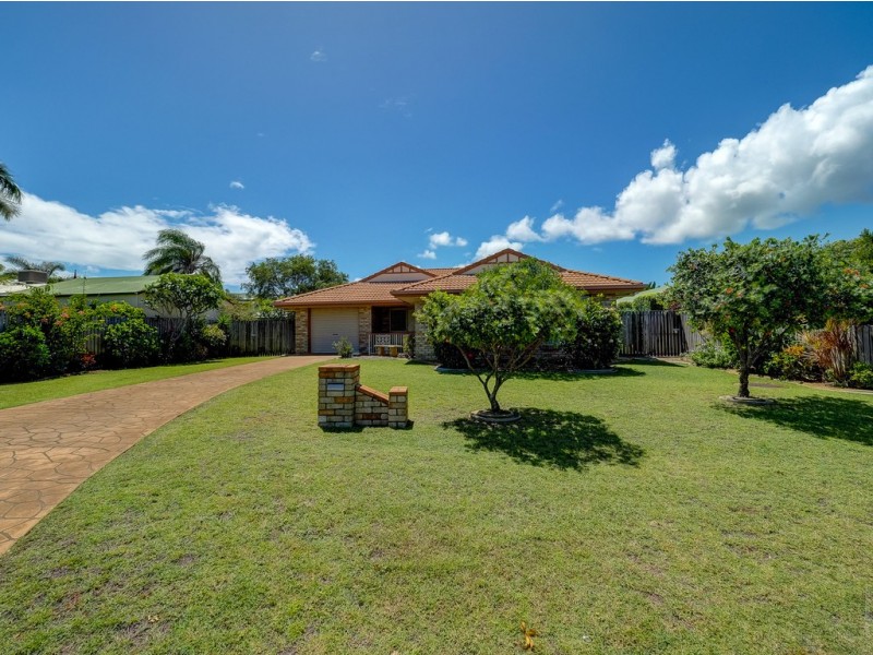 17 Jonwest Close, Torquay QLD 4655