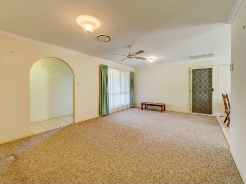 17 Jonwest Close, Torquay QLD 4655