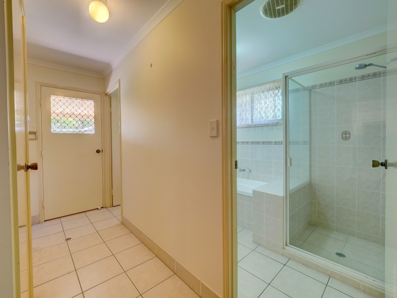 17 Jonwest Close, Torquay QLD 4655