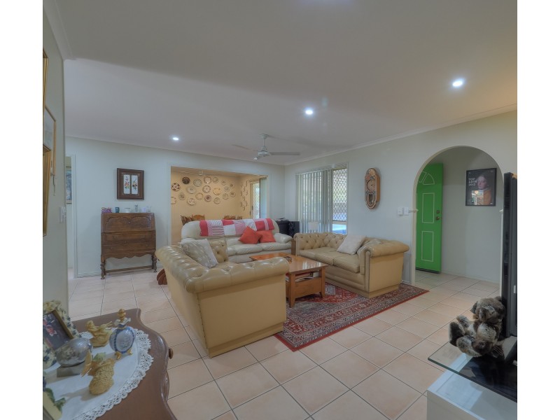 89 North Street, Point Vernon QLD 4655