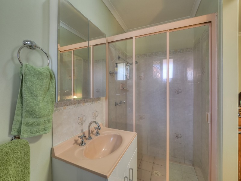 89 North Street, Point Vernon QLD 4655