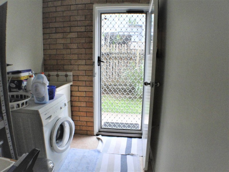 2/80 Hibiscus Street, Urangan QLD 4655