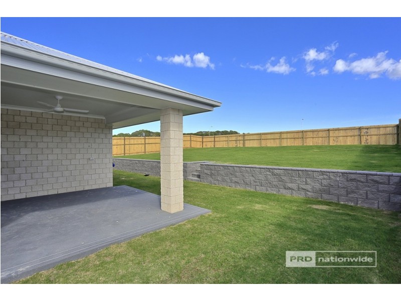 8 Seacrest Drive, Wondunna QLD 4655