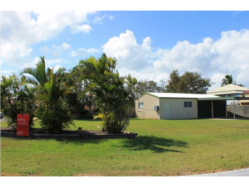 1 Seaspray Court, Urangan QLD 4655