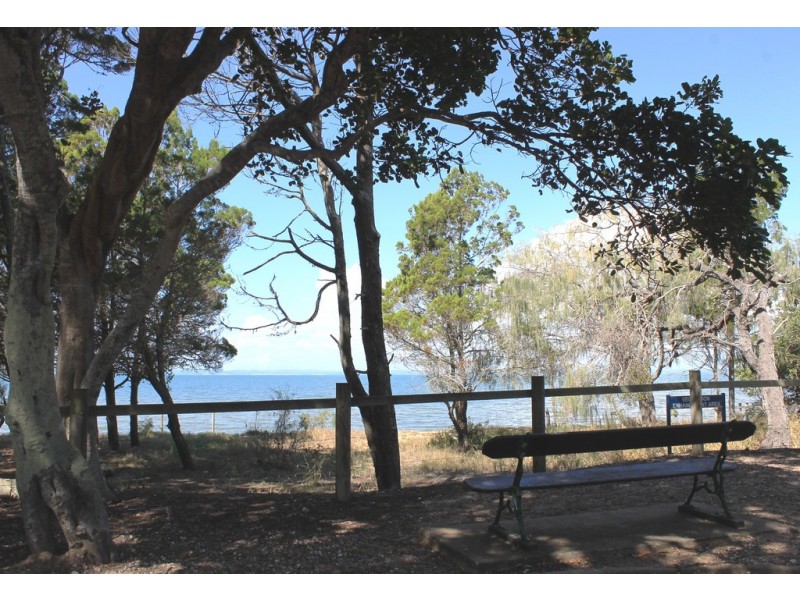 1 Seaspray Court, Urangan QLD 4655