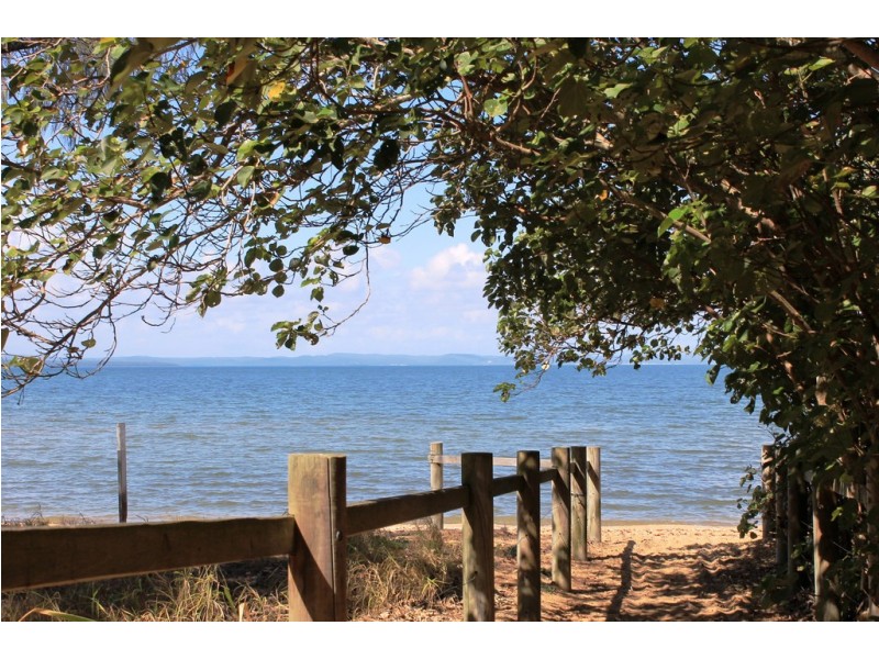 1 Seaspray Court, Urangan QLD 4655