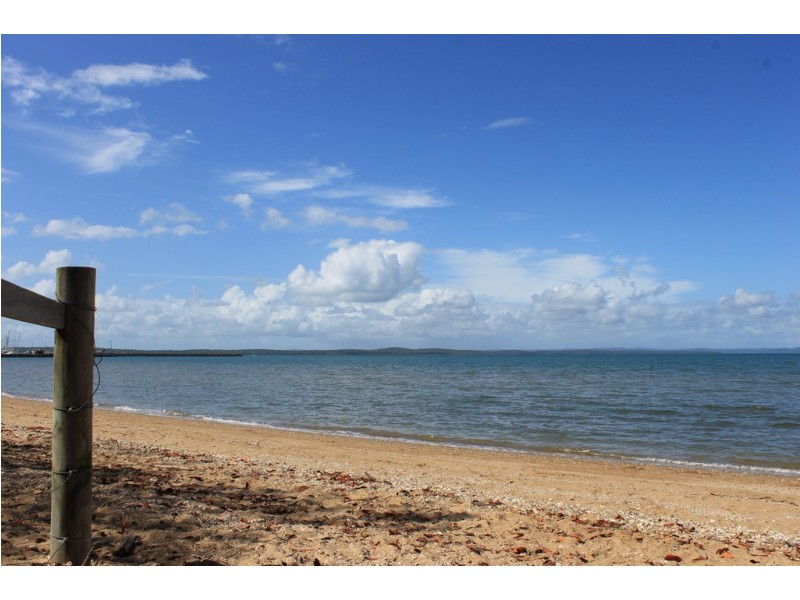 1 Seaspray Court, Urangan QLD 4655