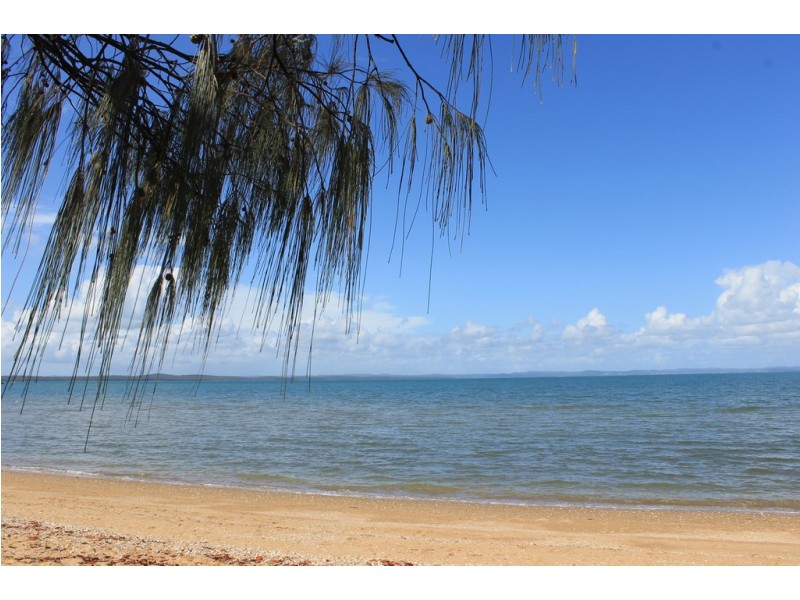 1 Seaspray Court, Urangan QLD 4655