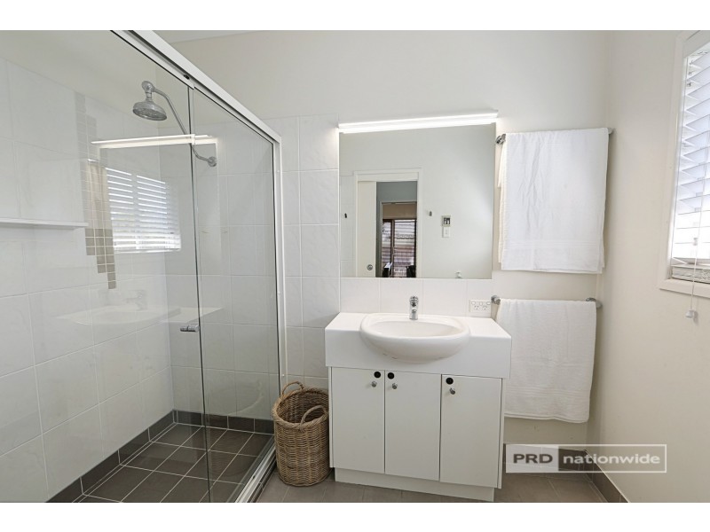 12 Faye Avenue, Scarness QLD 4655