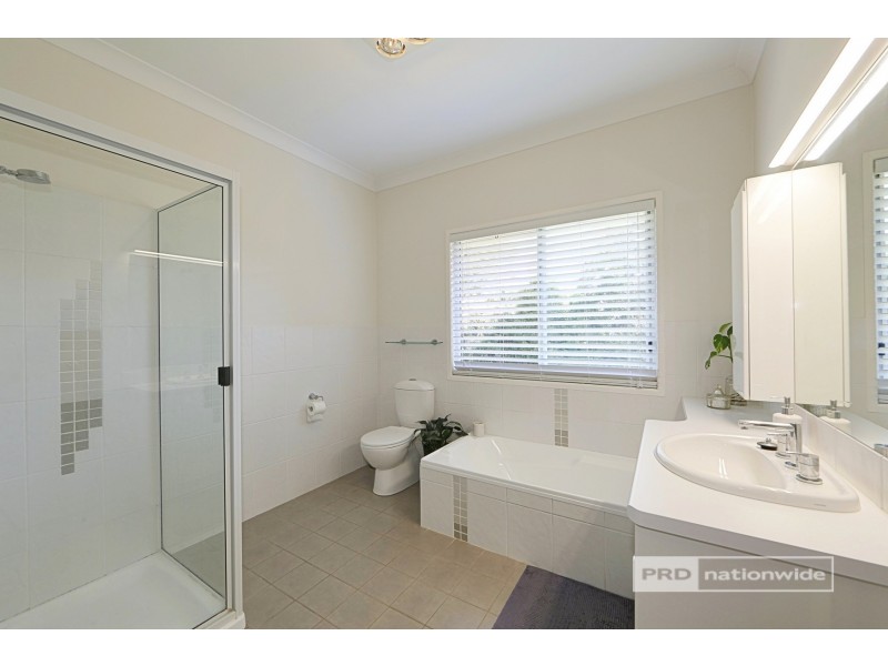 12 Faye Avenue, Scarness QLD 4655