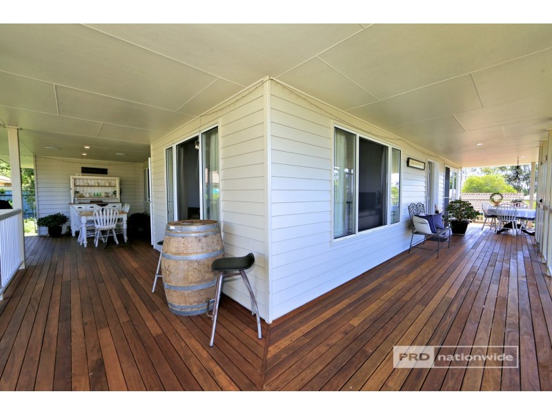 12 Faye Avenue, Scarness QLD 4655