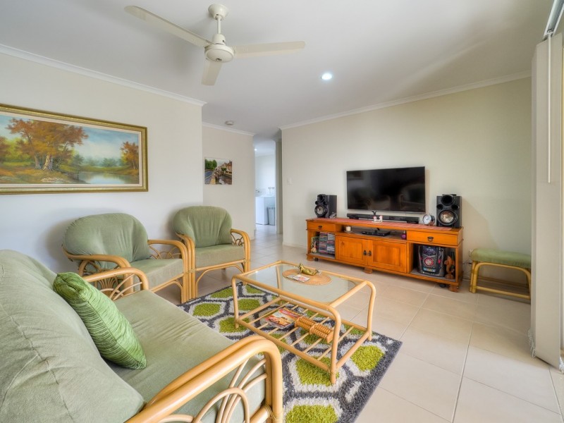 83 North Street, Point Vernon QLD 4655