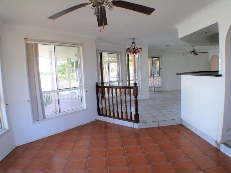 3 Skinner Crescent, Urangan QLD 4655