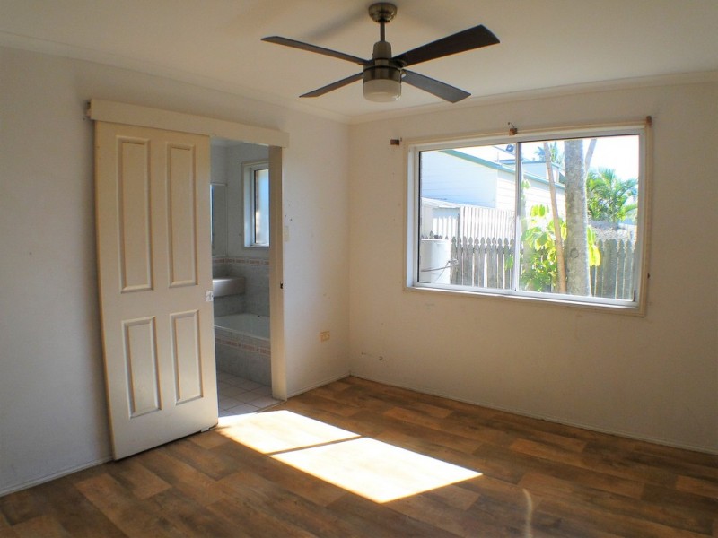 3 Skinner Crescent, Urangan QLD 4655