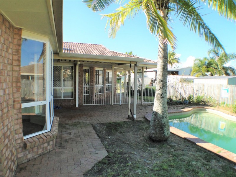 3 Skinner Crescent, Urangan QLD 4655
