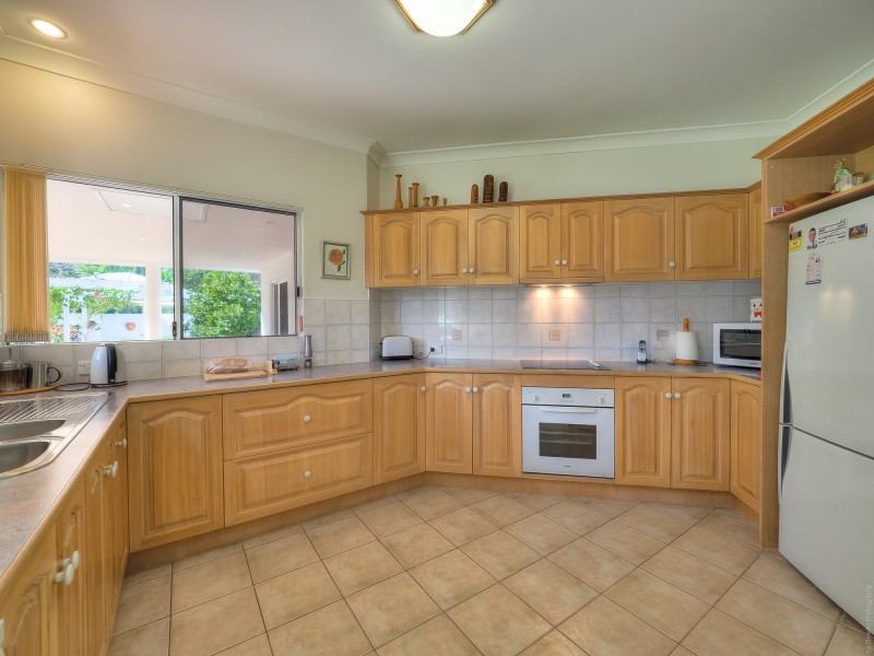 27 Palmwood Drive, Dundowran Beach QLD 4655