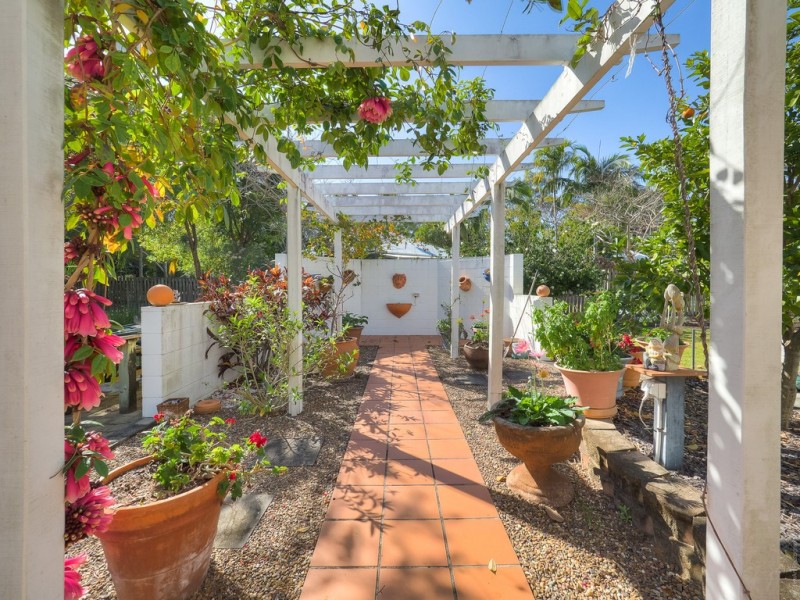 27 Palmwood Drive, Dundowran Beach QLD 4655