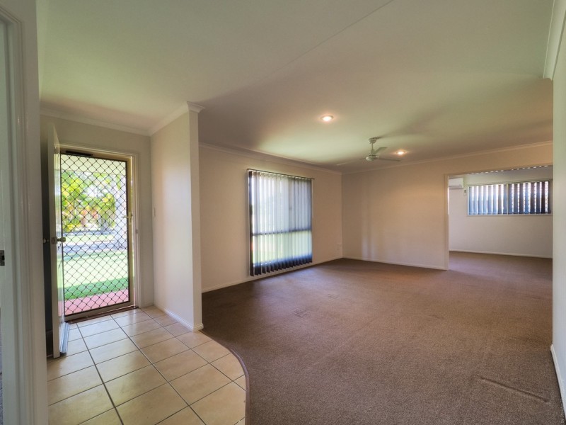 10 Vicki Parade, Torquay QLD 4655
